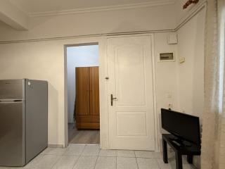 Charming Stone-Wall Apartment Near Mytilene Center - 9