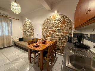 Charming Stone-Wall Apartment Near Mytilene Center - 8