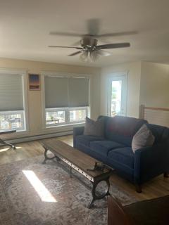 Roberts Lake House Room #3 - 5