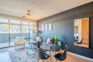 Homey 1BD - DT PHX - Parking, Gym, Pool - Sleeps 6 - Phoenix - 9