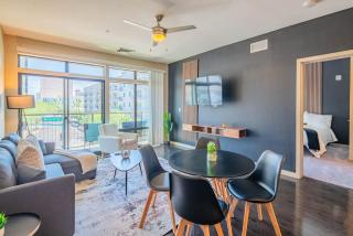 Unique 1BD - DT PHX - Parking, Gym, Pool - Sleeps 6 - 0