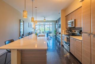 Unique 1BD - DT PHX - Parking, Gym, Pool - Sleeps 6 - Phoenix - 1