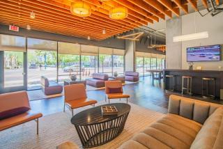 Unique 1BD - DT PHX - Parking, Gym, Pool - Sleeps 6 - Phoenix - 1