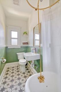 Stay Portland - Mt Tabor Retreat - Local Eateries - Shops - Bars - 5