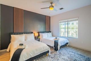 Spacious 2BD DT - Balcony, Gym, W-D, Parking - Sleeps 8 - Phoenix - 2