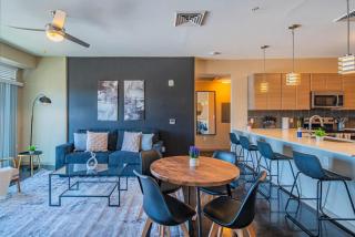 Comfy 2BD DT - Balcony, Gym, W-D, Parking - Sleeps 8 - Phoenix - 8