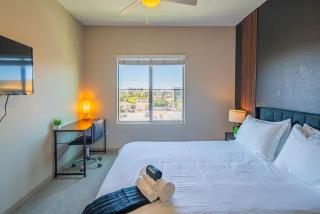 Comfy 2BD DT - Balcony, Gym, W-D, Parking - Sleeps 8 - Phoenix - 6