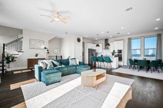 Stylish 4br Lake House - 4