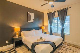 Cozy King Bed Golf Pickleball Pool Hot Tub Parking - Scottsdale - 9