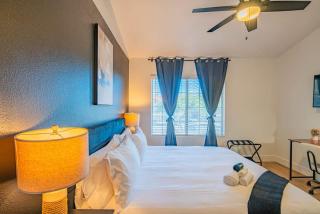 Cozy KingBed Golf Pickleball Pool Hot Tub Parkng - Scottsdale - 1