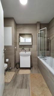 Stylish apartment near Old Town with AC and parking - Košice - 3