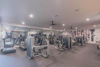 Chic Golf Pickleball Pool Hot Tub King Bed Parking - 8