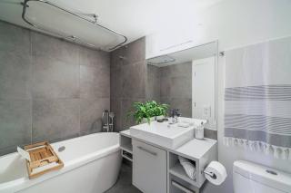 Gorgeous Water View Unit in Downtown Vancouver - Vancouver - 3