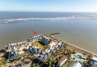 Beautifully Updated 3-Bed, 2-Bath Oceanfront Retreat - Fripp Island - 8