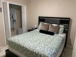 Apartment and Car Rental - Nassau - 0