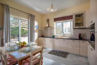 Stunning Mountain View - Authentic Cretan Village - 1