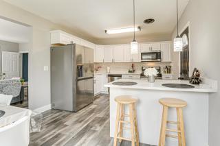 4 Mi to Universities Quaint Parkville Apartment! - 9