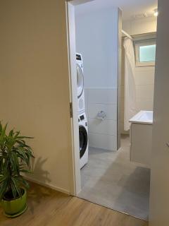 Privates Gästezimmer mit eigenem Bad & Küche im UG - 2