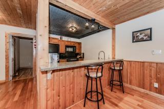Rustic Vibes W Pool & Hot Tub - Tobermory - Miller Lake - 4