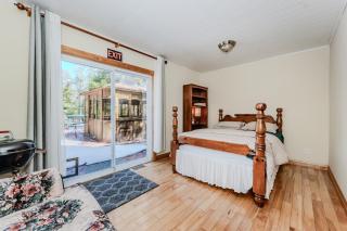 Rustic Vibes W Pool & Hot Tub - Tobermory - Miller Lake - 6