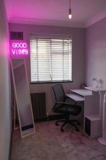 Modern & Cosy Retreat with Jacuzzi - Foleshill - 5