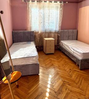 Central Tirana Apartment - Tirana - 8