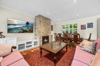 MtDande1378 - Mount Dandenong - 2