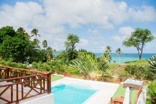 Lives off Colorada Beach - - 4