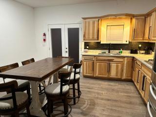 #1 - 5BR 1BA - Unit A - Private Entire Home - WiFi - Midland - 6