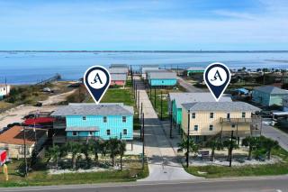 Sleeps 31 2 Homes w Boat Dock Waterfront Pool Laguna Village Getaway - Corpus Christi - 0