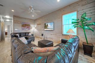 Sleeps 31 2 Homes w Boat Dock Waterfront Pool Laguna Village Getaway - Corpus Christi - 2