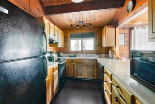 Mid-century Cabin Hideaway - Hot Tub & Fire Pit - Rhododendron - 2