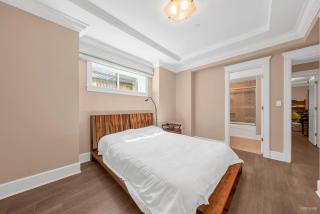 2Bed 2Bath Sauna Retreat - Vancouver - 5