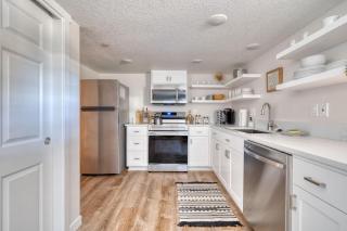 Stay Portland - Vibrant Portland Getaway, Chic Flat - Portland - 9