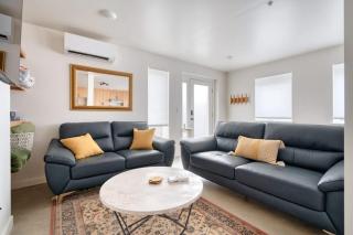 Stay Portland - Spacious Retreat in NE Portland - Sleeps 10 - Portland - 2