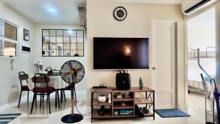 J&J Antipolo 2 Bedroom Condo with Nature View, Netflix, Karaoke, & Threadmill - Antipolo - 9