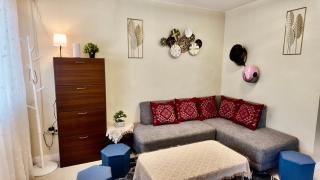 J&J Antipolo 2 Bedroom Condo with Nature View, Netflix, Karaoke, & Threadmill - Antipolo - 7