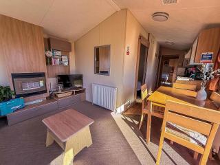 6 Berth Caravan With Free Wifi For Hire In Suffolk Ref 68073Bs - Lowestoft - 1