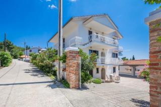 Seaside apartments with a swimming pool Omisalj, Krk - 24362 - Omišalj - 0