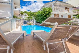 Seaside apartments with a swimming pool Omisalj, Krk - 24362 - Omišalj - 3