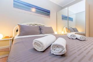 Seaside apartments with a swimming pool Omisalj, Krk - 24362 - 7