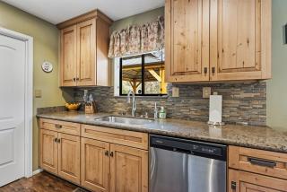 Bigfoot Retreat Home Close to Beach - Groveland - 5