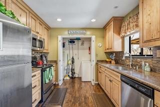 Bigfoot Retreat Home Close to Beach - Groveland - 4