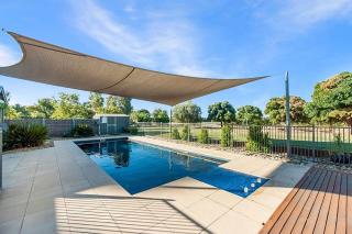 Nepeta Cataria Estate - Echuca Holiday Homes - Moama - 6