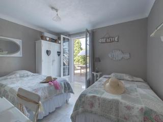 Luxury Villa with Jacuzzi in Les Issambres - Les Issambres - 8