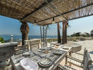 Luxury Villa with Jacuzzi in Les Issambres - Les Issambres - 6