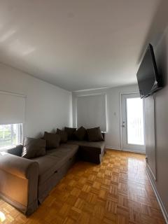 Cozy house for 6 guests - Petite maison chaleureuse pour 6 personnes - Laval - 1