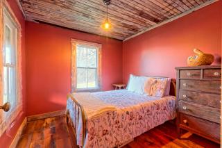 Historic Cabin with Porch and Firepit 5 Minutes from Bryson City - Bryson City - 9