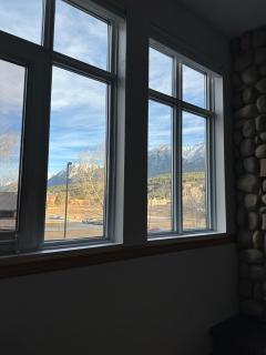 Canmore Mountain View Escape - 8