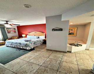 2 BR Resort Condo Direct Oceanfront Wyndham Ocean Walk - Daytona Funland 2226 - Daytona Beach - 2